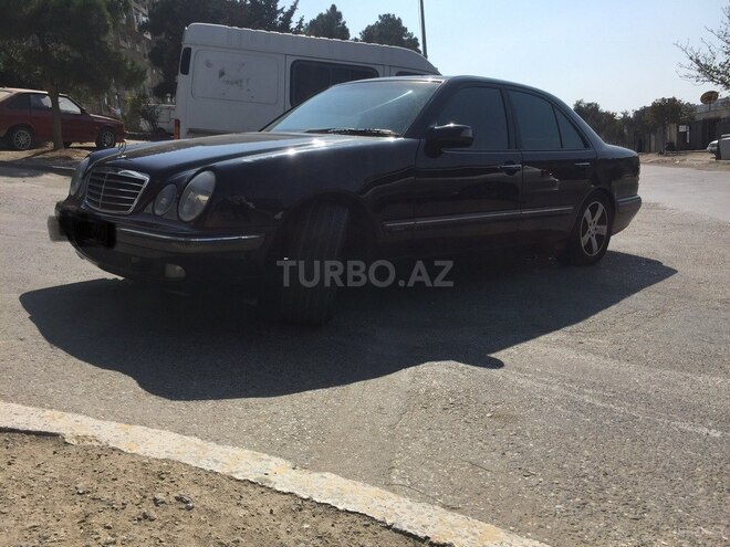 Mercedes E 240 1999, 242,600 km - 2.4 l - Bakı