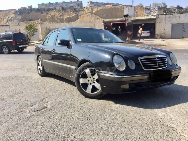Mercedes E 240 1999, 242,600 km - 2.4 l - Bakı