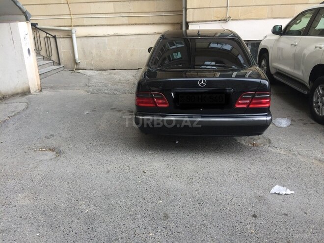 Mercedes E 240 1999, 242,600 km - 2.4 l - Bakı