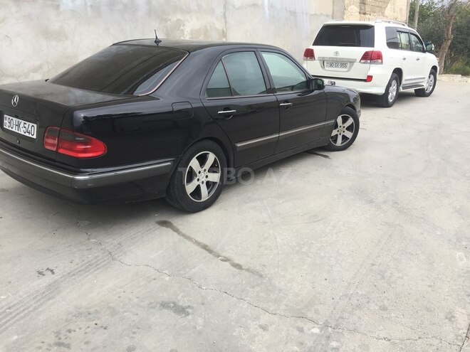Mercedes E 240 1999, 242,600 km - 2.4 l - Bakı