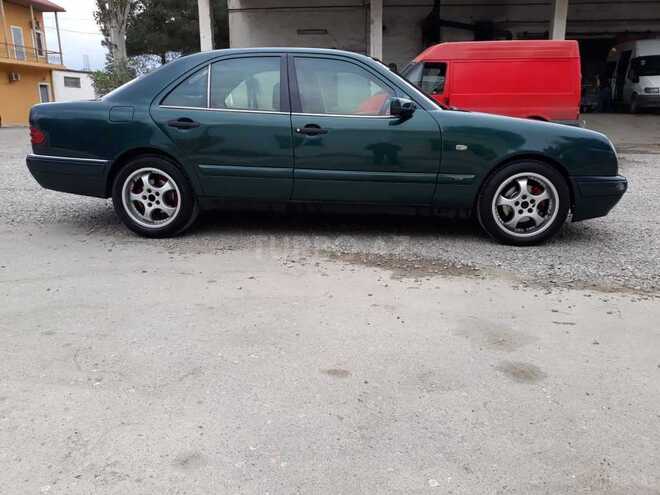 Mercedes E 220 1996, 652,856 km - 2.2 l - Bakı