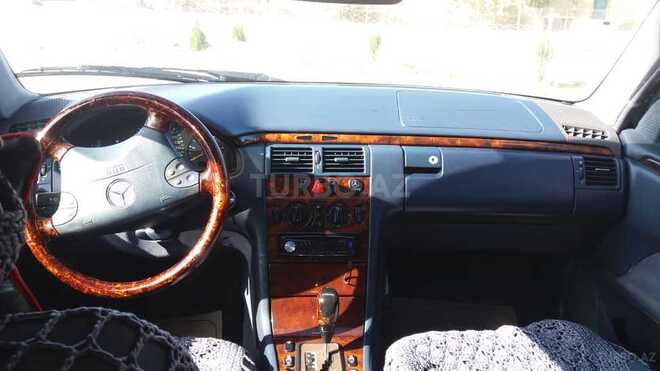 Mercedes E 220 2000, 300,000 km - 2.2 l - Goranboy