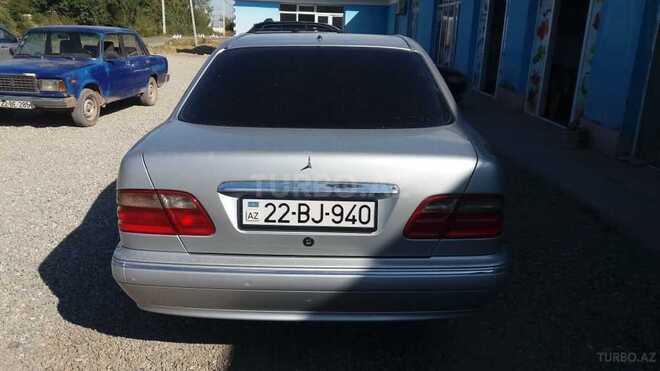 Mercedes E 220 2000, 300,000 km - 2.2 l - Goranboy