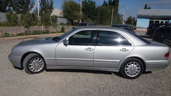 Mercedes E 220 2000, 300,000 km - 2.2 l - Goranboy