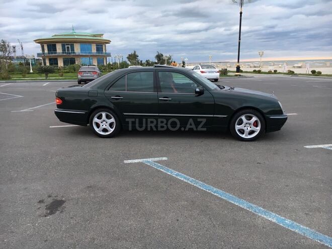 Mercedes E 280 2000, 298,000 km - 2.8 л - Sumqayıt