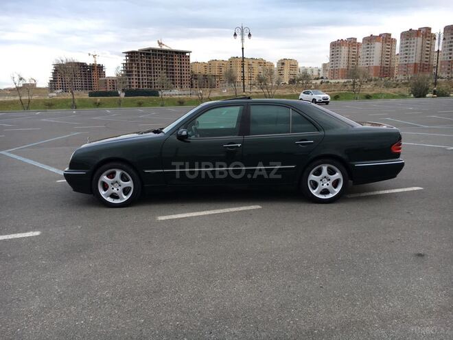 Mercedes E 280 2000, 298,000 km - 2.8 л - Sumqayıt