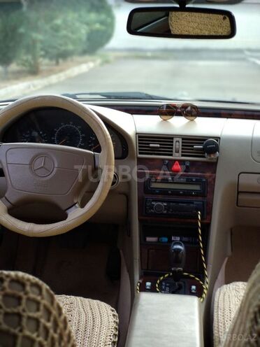 Mercedes C 230 1997, 257,000 km - 2.3 l - Gəncə