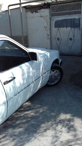 Mercedes  1990, 286,213 km - 2.0 л - Salyan