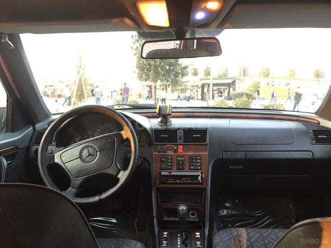 Mercedes C 220 1995, 251,000 km - 2.2 l - Bakı
