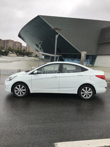 Hyundai Accent 2011, 140,000 km - 1.6 l - Bakı