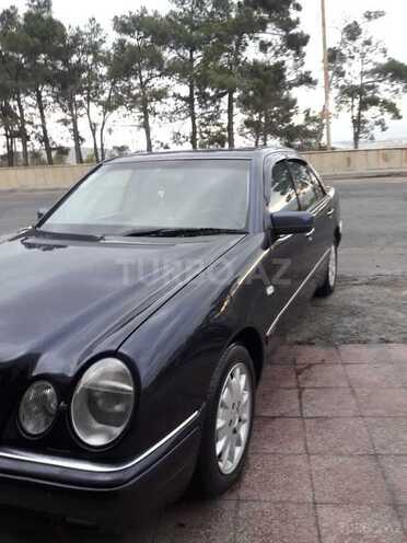 Mercedes E 240 1998, 229,000 km - 2.4 l - Bakı