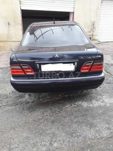 Mercedes E 240 1998, 229,000 km - 2.4 l - Bakı