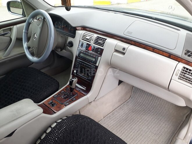 Mercedes E 240 2000, 220,000 km - 2.4 l - Şəmkir