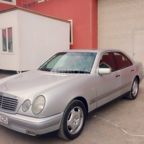 Mercedes E 240 1998, 269,716 km - 2.6 l - Bakı
