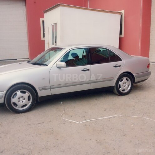 Mercedes E 240 1998, 269,716 km - 2.6 l - Bakı
