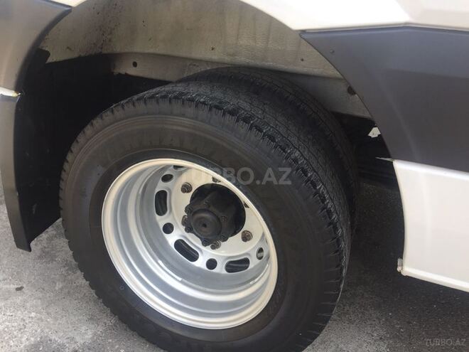 Mercedes Sprinter 515 2007, 185,000 km - 2.2 л - Qax