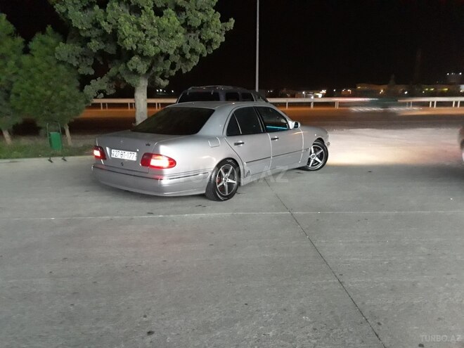 Mercedes E 280 1999, 295,000 km - 2.8 l - Gəncə