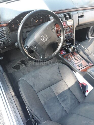 Mercedes E 280 1999, 295,000 km - 2.8 l - Gəncə
