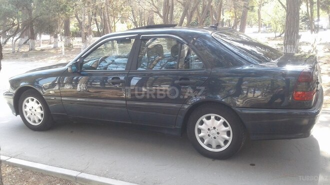 Mercedes C 200 2000, 280,522 km - 2.0 l - Bakı