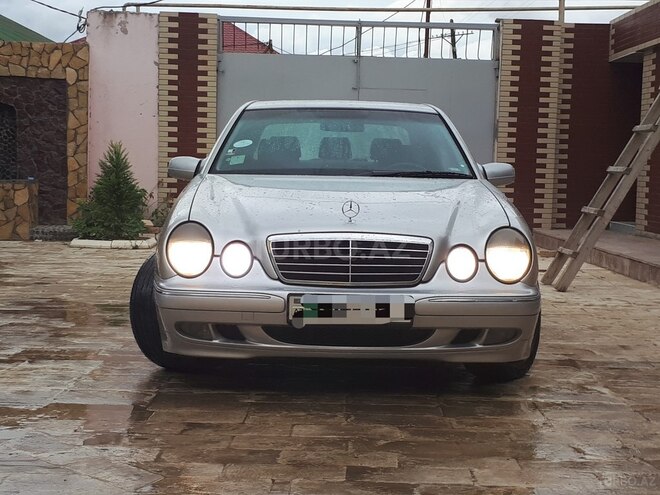 Mercedes E 220 1999, 381,000 km - 2.2 l - Bakı