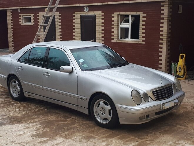 Mercedes E 220 1999, 381,000 km - 2.2 l - Bakı