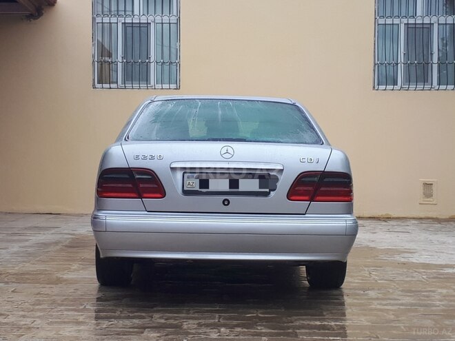 Mercedes E 220 1999, 381,000 km - 2.2 l - Bakı