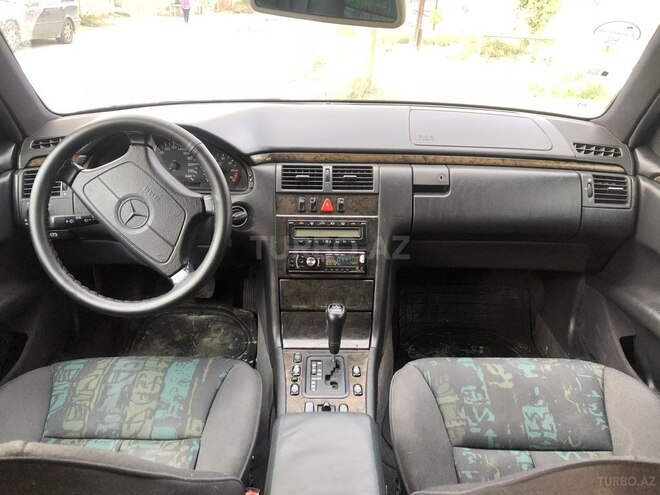 Mercedes E 240 1998, 252,000 km - 2.4 л - Bakı