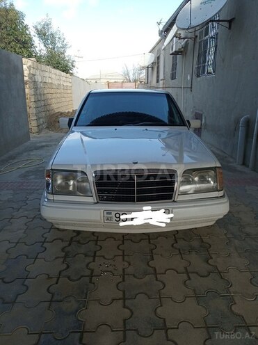 Mercedes E 220 1994, 320,000 km - 2.2 l - Bakı