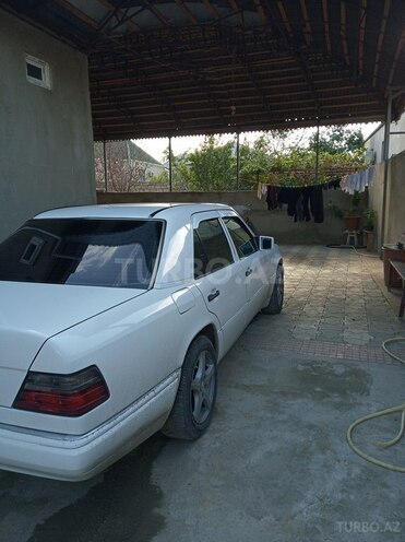 Mercedes E 220 1994, 320,000 km - 2.2 l - Bakı