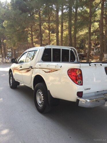 Mitsubishi L200 2011, 278,046 km - 2.5 l - Sumqayıt