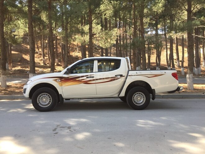 Mitsubishi L200 2011, 278,046 km - 2.5 l - Sumqayıt