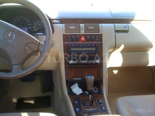 Mercedes E 240 1998, 210,000 km - 2.4 l - Bakı