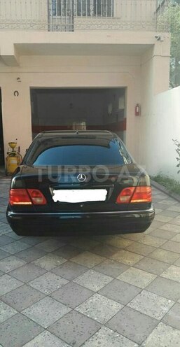 Mercedes E 230 1998, 297,000 km - 2.4 л - Bakı