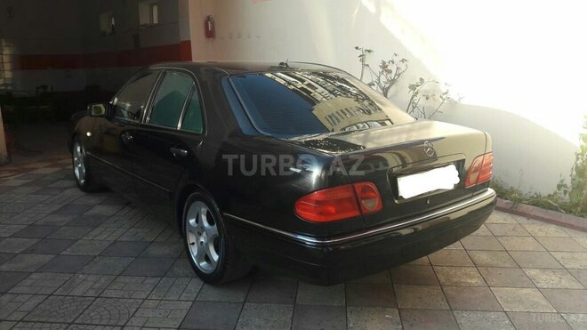Mercedes E 230 1998, 297,000 km - 2.4 л - Bakı