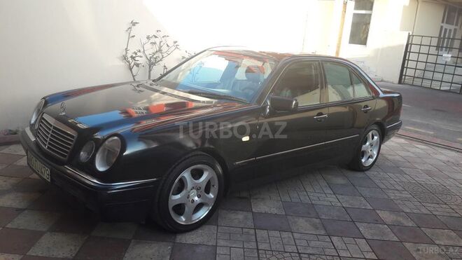 Mercedes E 230 1998, 297,000 km - 2.4 л - Bakı