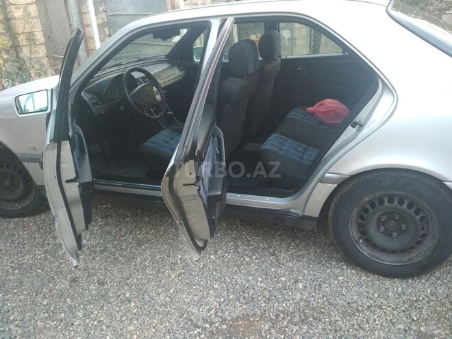 Mercedes C 180 1996, 317,000 km - 1.8 l - Sumqayıt