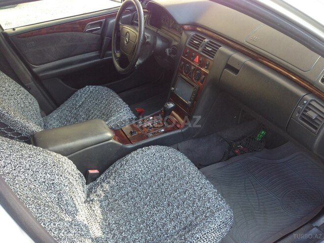 Mercedes E 240 1999, 312,090 km - 2.4 l - Gəncə