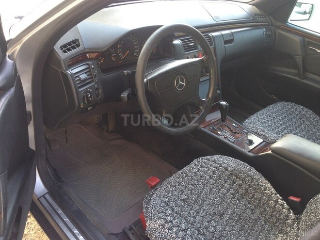 Mercedes E 240 1999, 312,090 km - 2.4 l - Gəncə