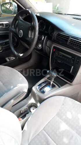 Volkswagen Passat 2001, 320,000 km - 2.0 л - Bakı