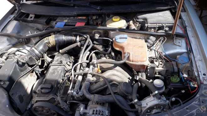 Volkswagen Passat 2001, 320,000 km - 2.0 л - Bakı