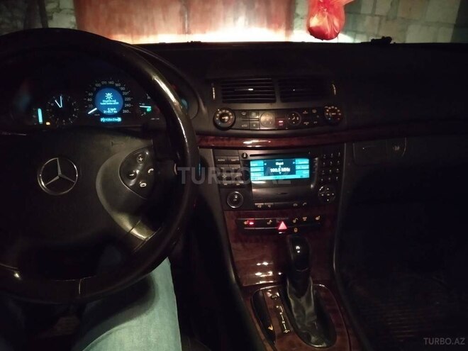 Mercedes E 220 2005, 265,000 km - 2.2 l - Bakı