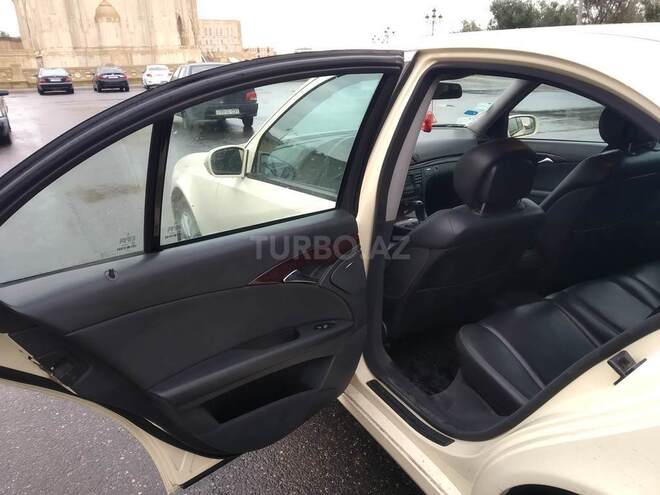 Mercedes E 220 2005, 265,000 km - 2.2 l - Bakı