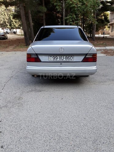 Mercedes E 200 1987, 329,539 km - 2.0 l - Bakı