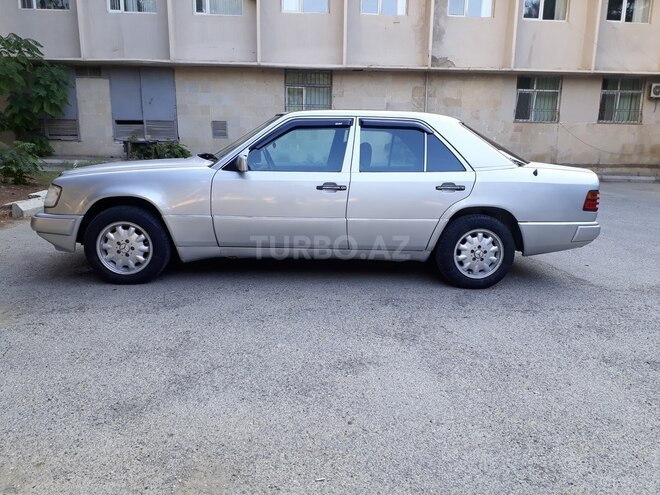 Mercedes E 200 1987, 329,539 km - 2.0 l - Bakı