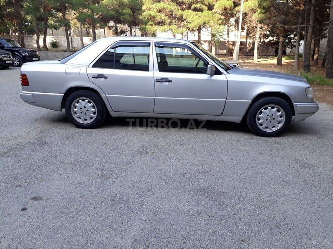 Mercedes E 200 1987, 329,539 km - 2.0 l - Bakı