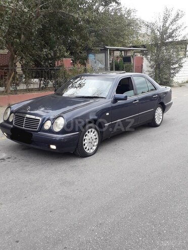 Mercedes E 230 1996, 270,000 km - 2.3 l - Bakı