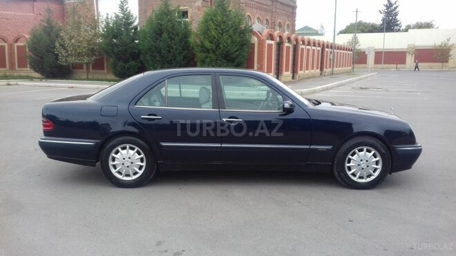 Mercedes E 260 2001, 265,000 km - 2.6 л - Gəncə