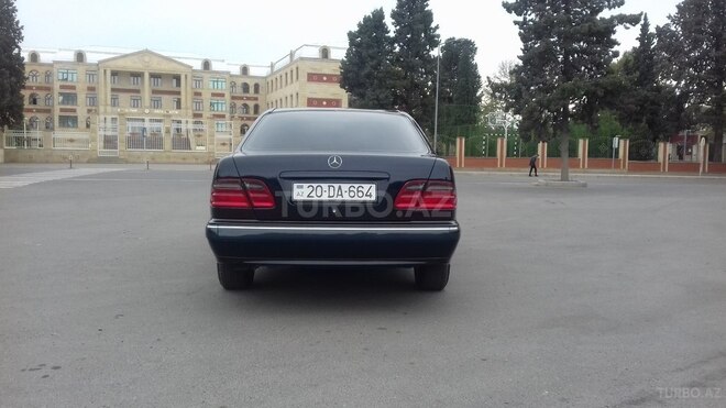Mercedes E 260 2001, 265,000 km - 2.6 л - Gəncə
