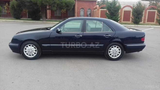 Mercedes E 260 2001, 265,000 km - 2.6 л - Gəncə