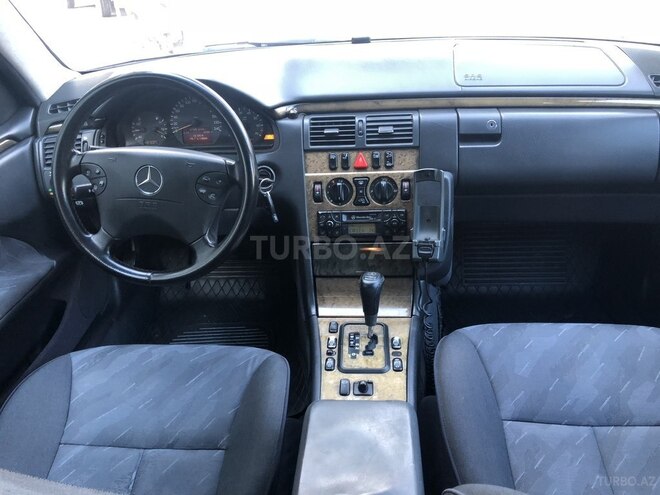 Mercedes E 240 2000, 265,700 km - 2.4 l - Sumqayıt